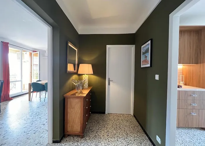 Апартаменты Liberta - T4 Spacieux, Calme, Lumineux, Centre Ville, Loggia Et Balcon Кальви