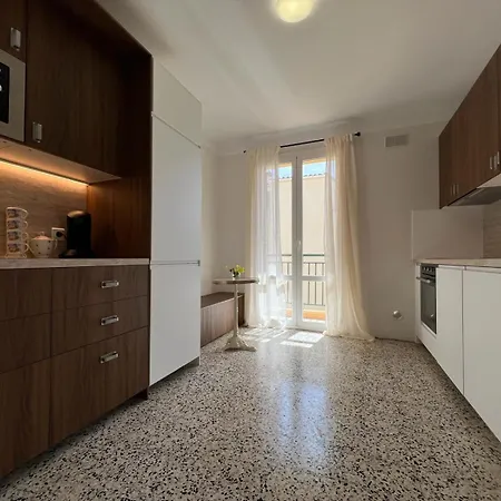 Résidence Libertà - T4 Spacieux, Calme, Lumineux, Centre Ville, Loggia Et Balcon Apartamento