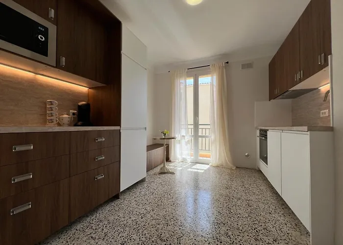 Liberta - T4 Spacieux, Calme, Lumineux, Centre Ville, Loggia Et Balcon Appartement
