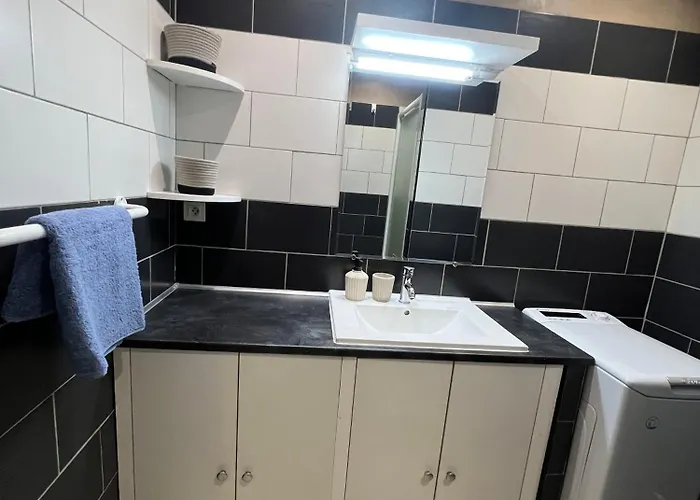 Liberta - T4 Spacieux, Calme, Lumineux, Centre Ville, Loggia Et Balcon Apartment *